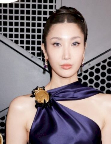 ejae-shares-her-biggest-‘pinch-me’-moment-of-‘golden’-&-‘kpop-demon-hunters’-phenomenon