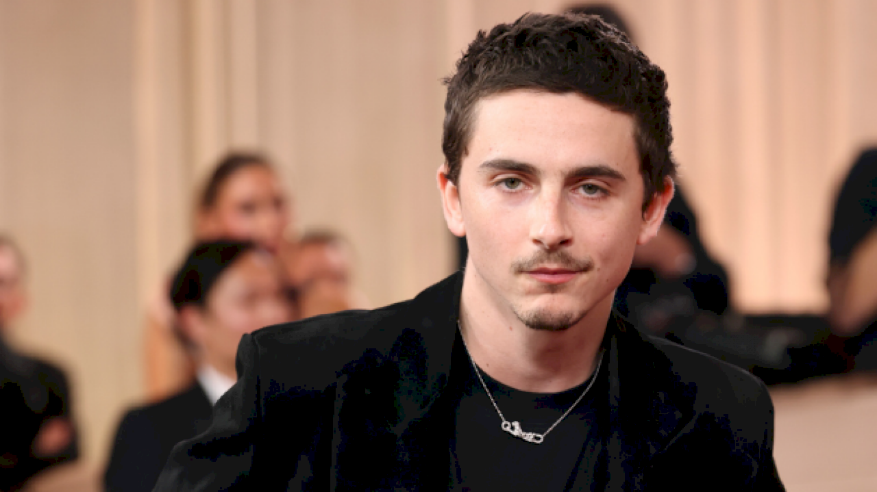 timothee-chalamet-spent-‘over-six-figures’-to-perform-bob-dylan-songs-on-‘saturday-night-live’