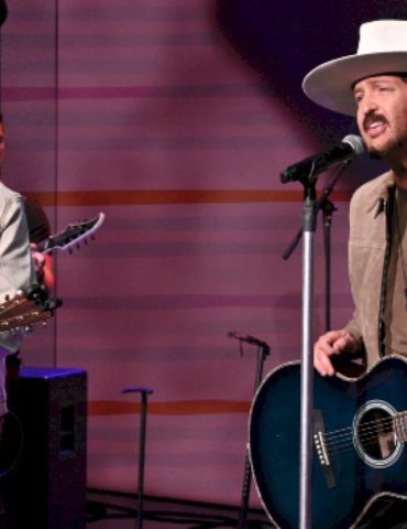 locash-switches-a-collection-of-nashville-names-to-island-time-for-mexican-music-festival