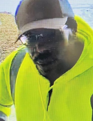 investigators-searching-for-suspect-in-killing,-robbery-of-bar-owner