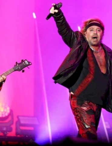 motley-crue-announces-july-4-show-in-canada