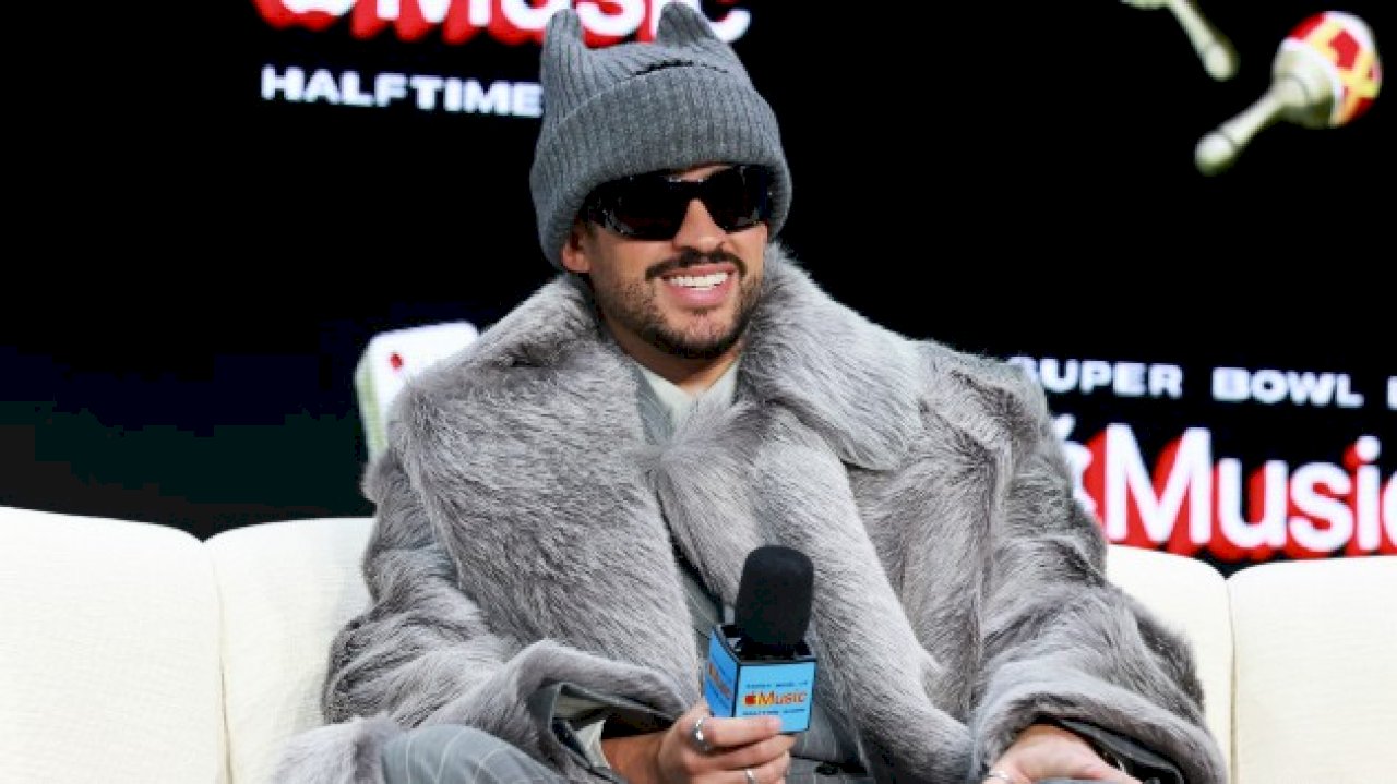 super-bowl-halftime-show-star-bad-bunny-says-‘the-world-is-gonna-be-happy-this-sunday’