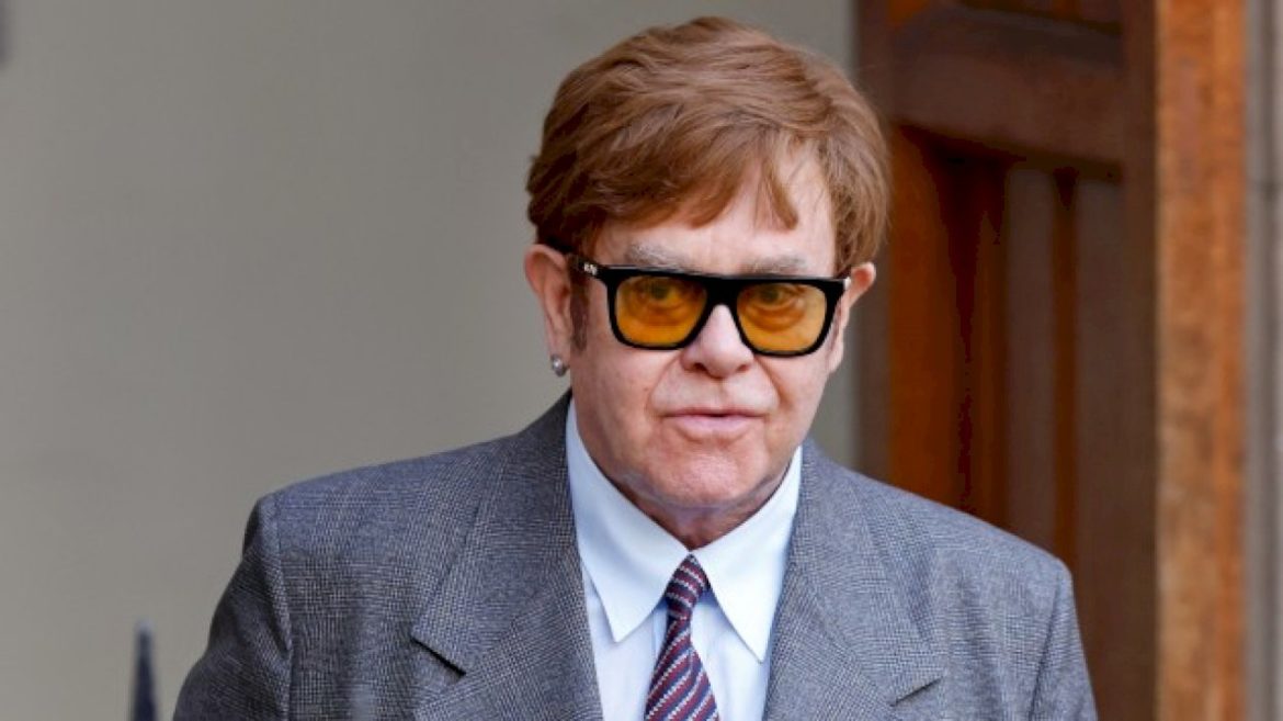 elton-john-testifies-in-court-about-‘abhorrent’-uk-newspaper’s-‘invasion’-of-his-privacy