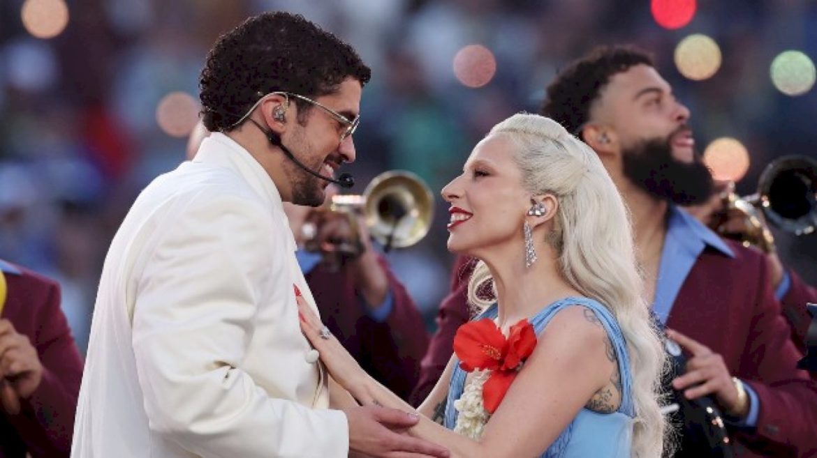 bad-bunny-brings-puerto-rican-culture,-lady-gaga-and-ricky-martin-to-halftime-show-stage