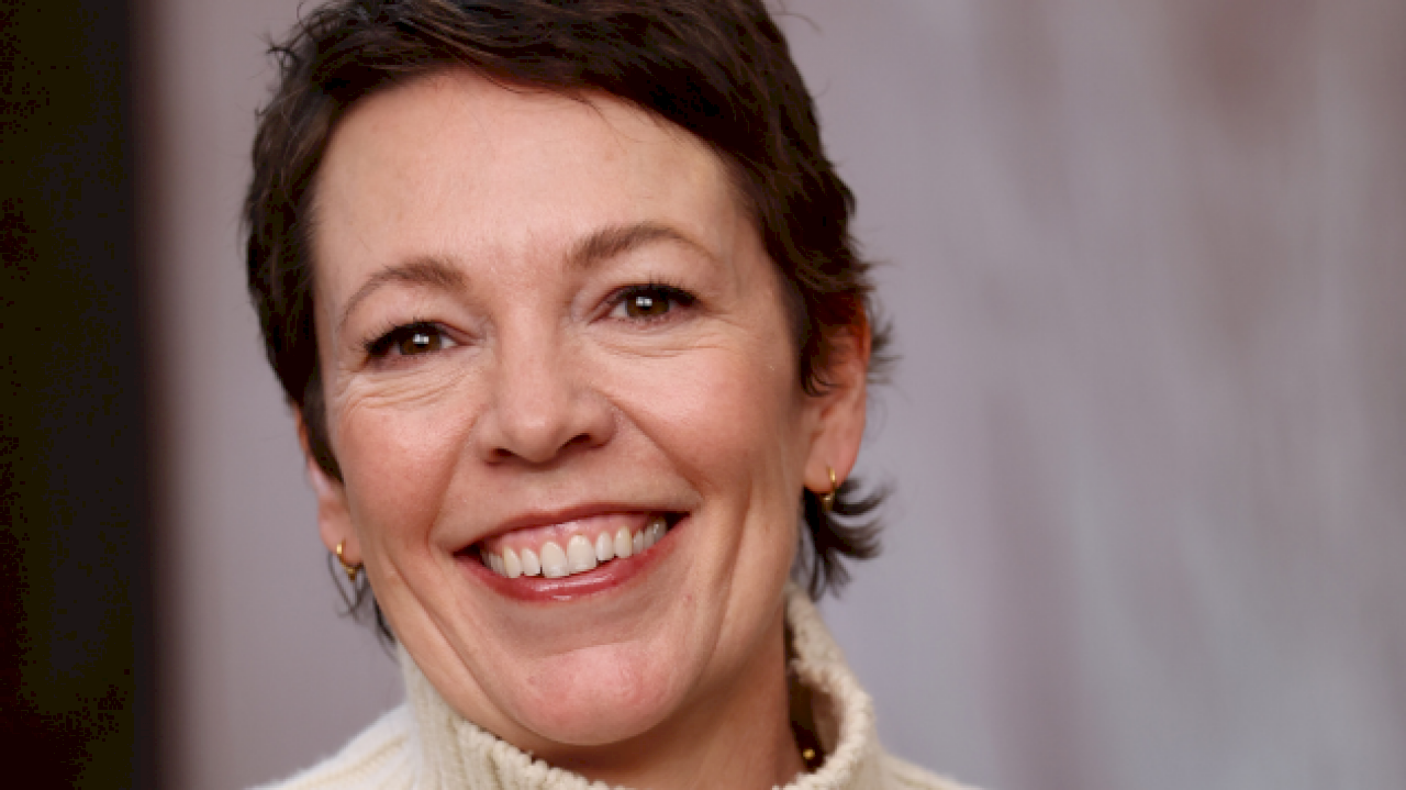 olivia-colman-says-she-has-‘always-felt-sort-of-nonbinary’