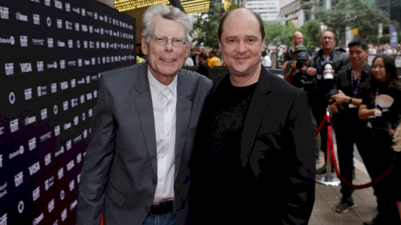 mike-flanagan-to-direct-new-film-adaptation-of-stephen-king’s-‘the-mist’