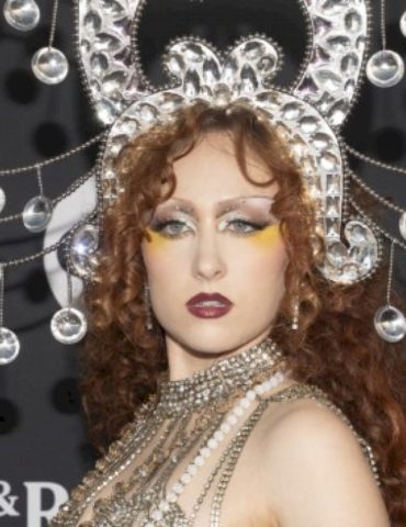 chappell-roan-hangs-out-for-hours-in-aussie-dive-bar-like-‘a-normal-human,’-says-owner