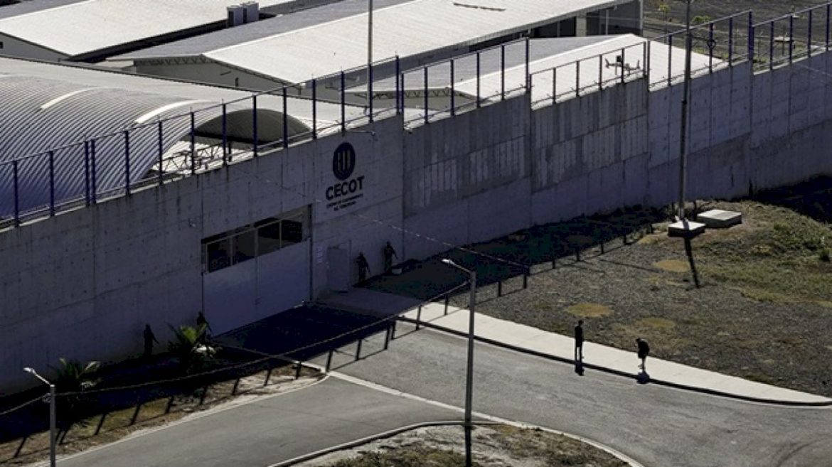 judge-orders-trump-administration-to-facilitate-return-of-venezuelans-deported-to-el-salvador