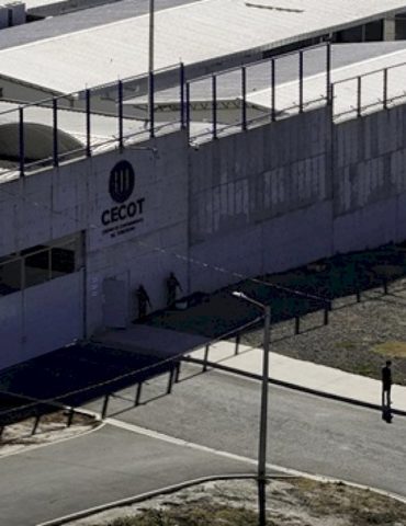 judge-orders-trump-administration-to-facilitate-return-of-venezuelans-deported-to-el-salvador