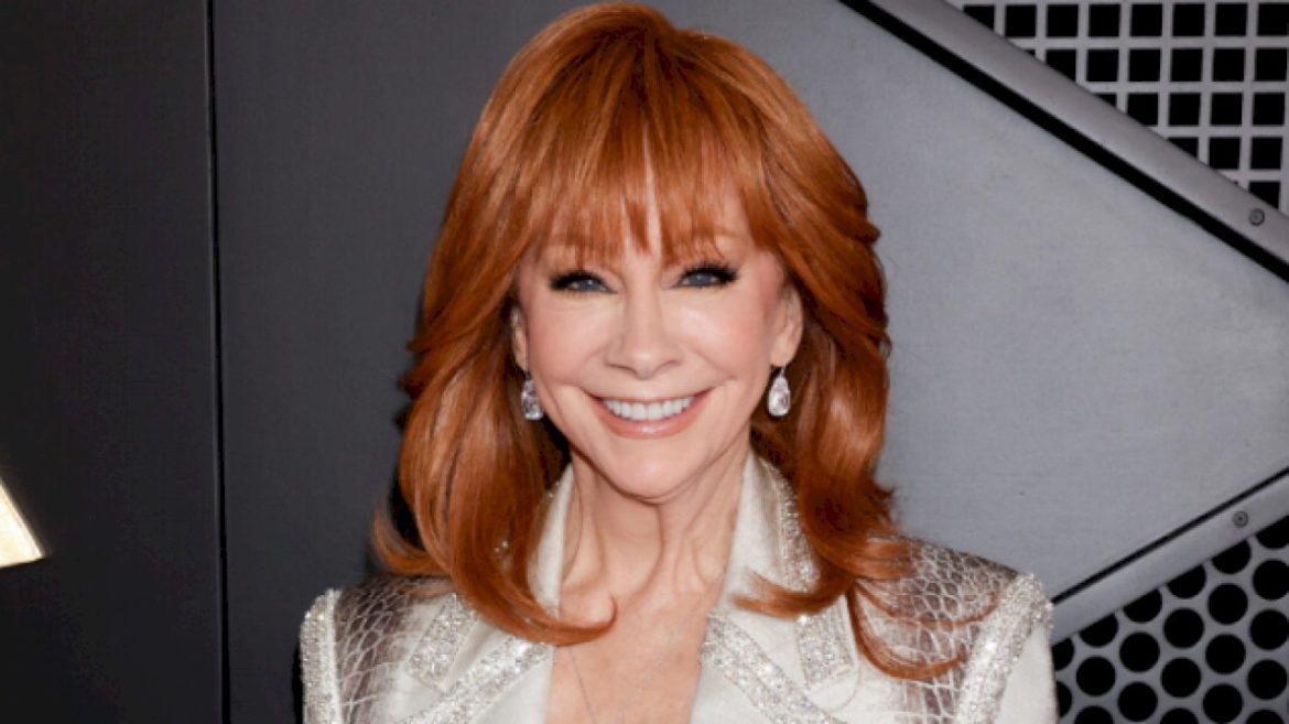 reba-mcentire-marks-35-years-of-a-‘fancy’-phenomenon
