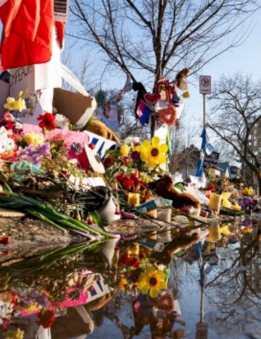 ice-says-2-of-its-officers-may-have-lied-under-oath-about-shooting-migrant-in-minnesota