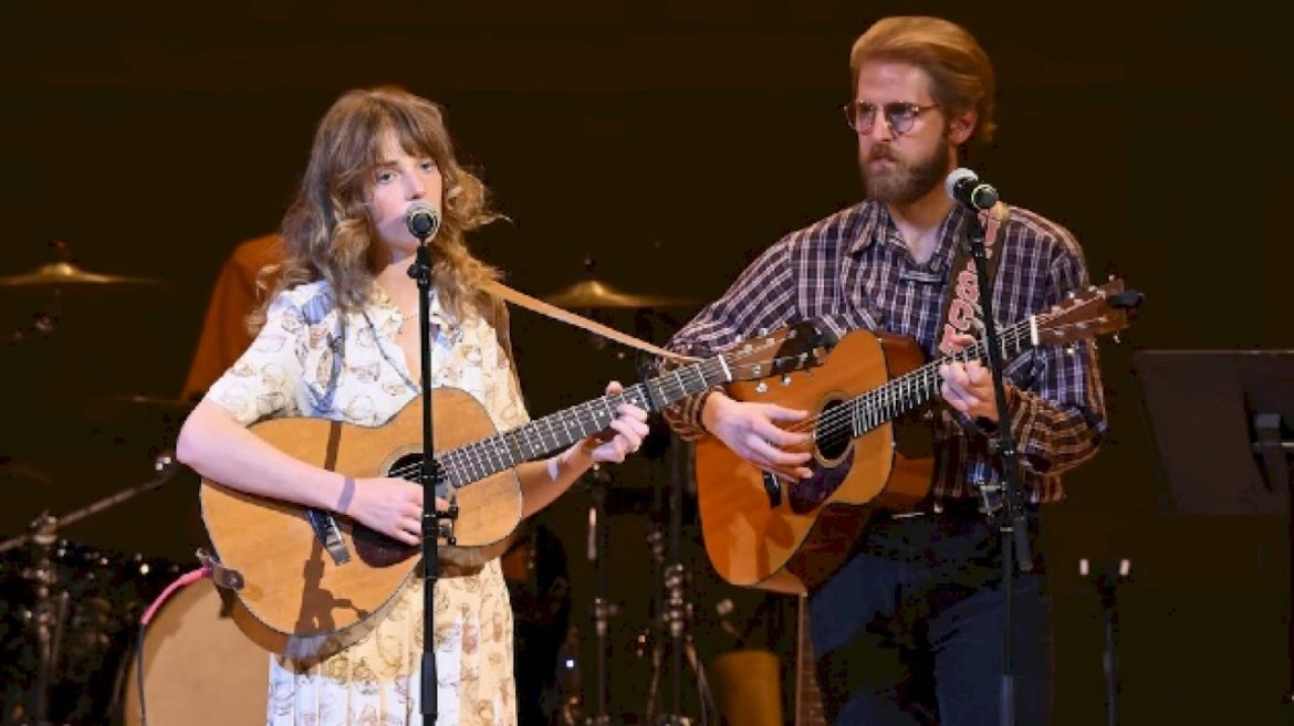 ‘stranger-things’-star-maya-hawke-marries-singer-christian-lee-hutson