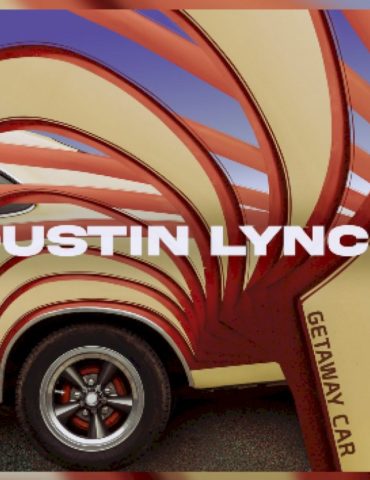 dustin-lynch-takes-off-in-his-‘getaway-car’-with-new-track