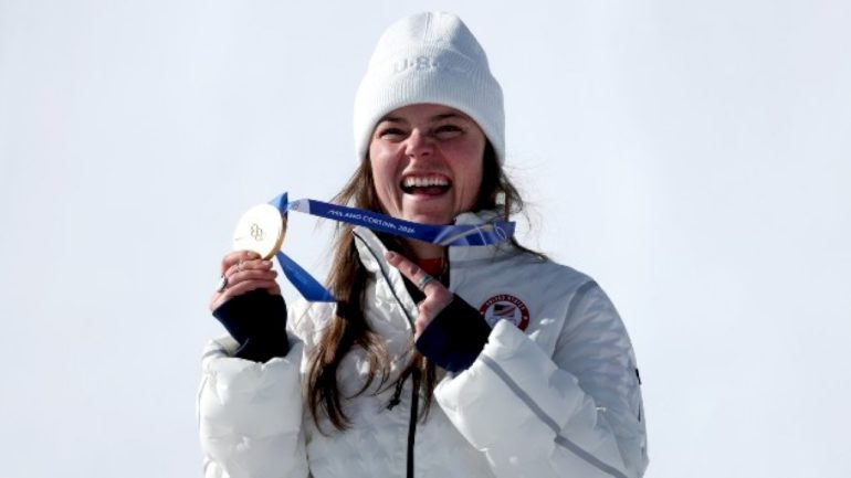 olympic-skier-breezy-johnson-says-taylor-swift-is-‘of-course’-invited-to-her-wedding