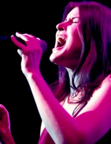 paula-cole,-who-sang-‘dawson’s-creek’-theme,-remembers-james-van-der-beek