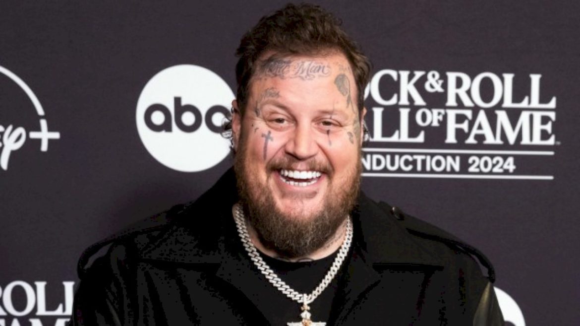 jelly-roll-to-be-inducted-into-the-grand-ole-opry-by-lainey-wilson-on-march-10