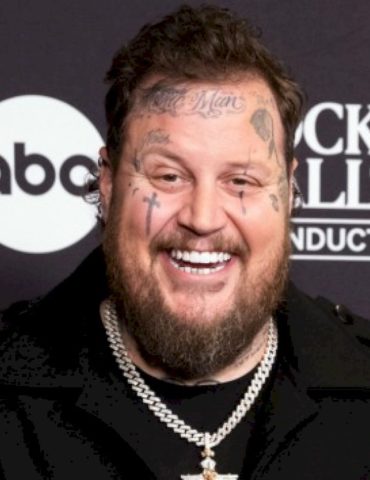 jelly-roll-to-be-inducted-into-the-grand-ole-opry-by-lainey-wilson-on-march-10