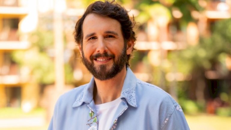 josh-groban’s-new-album-is-completed:-‘can’t-wait-to-share-more-soon!’