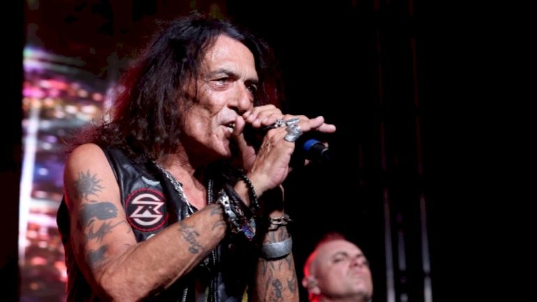 ratt’s-stephen-pearcy-teases-fans-with-snippet-of-new-song-‘drive’