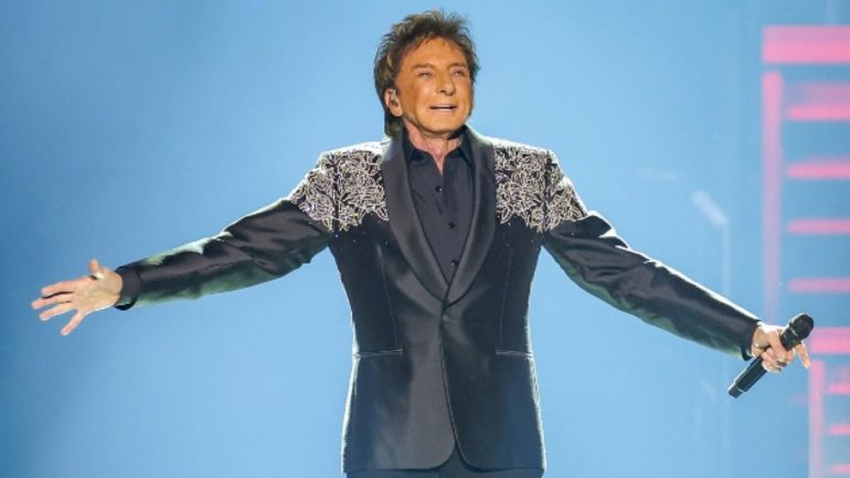 barry-manilow-postpones-arena-dates-as-he-continues-to-recover-from-cancer-surgery