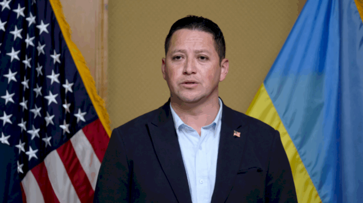 ‘this-is-going-too-far-boss’:-texas-rep.-tony-gonzales-appears-to-pursue-late-staffer-in-explicit-text-messages