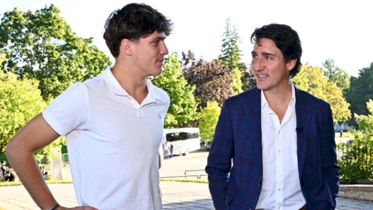 justin-trudeau’s-son-says-‘cool’-katy-perry-spent-hours-talking-to-him-about-his-music-career