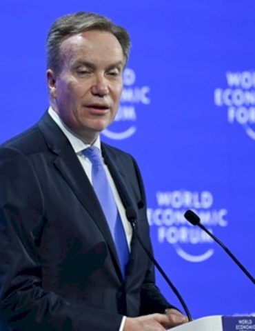 head-of-world-economic-forum-resigns-over-ties-to-epstein