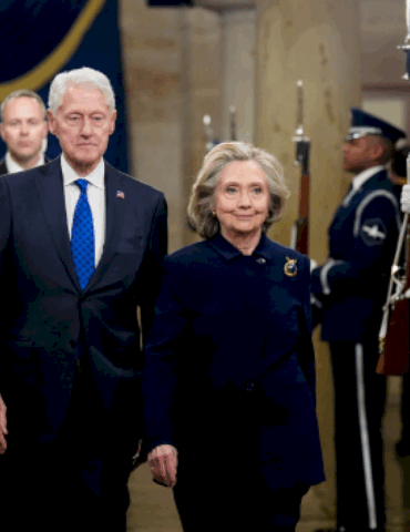 hillary-clinton’s-house-oversight-committee-deposition-in-epstein-probe-paused-after-photo-leaks