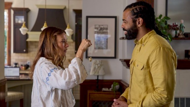 rashida-jones-says-one-message-from-‘in-the-blink-of-an-eye’-﻿is-‘to-be-completely-present’