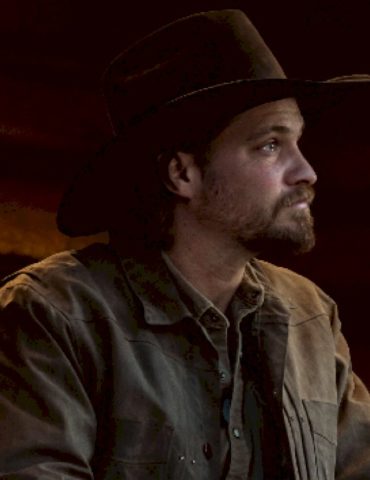 luke-grimes-is-‘haunted’-ahead-of-riley-green’s-‘marshals’-debut