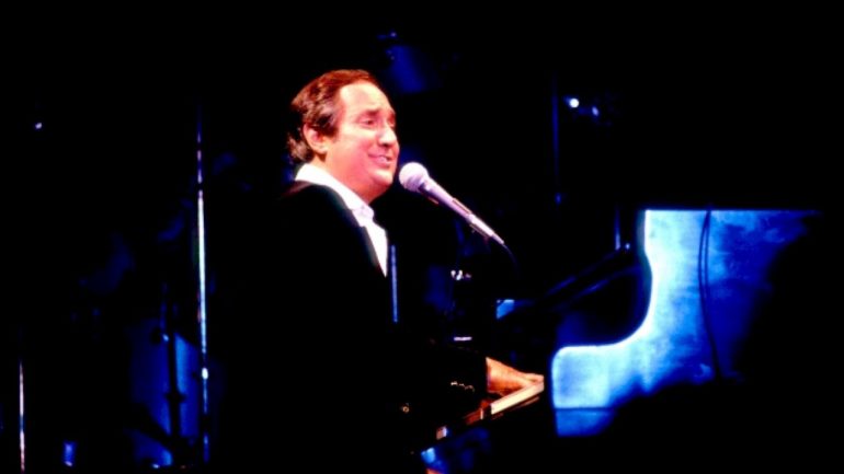 ‘breaking-up-is-hard-to-do,’-‘laughter-in-the-rain’-singer/songwriter-neil-sedaka-dead-at-86