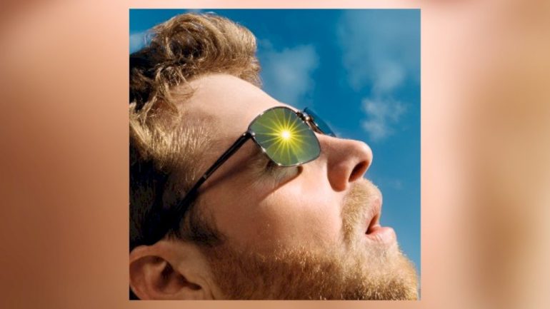 blood,-slaps-and-paris:-watch-alex-warren-lead-a-tour-of-stars’-homes-in-new-video-for-‘fever-dream’