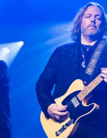 the-black-crowes’-rich-robinson-is-honored-‘just-to-be-nominated’-for-the-rock-&-roll-hall-of-fame