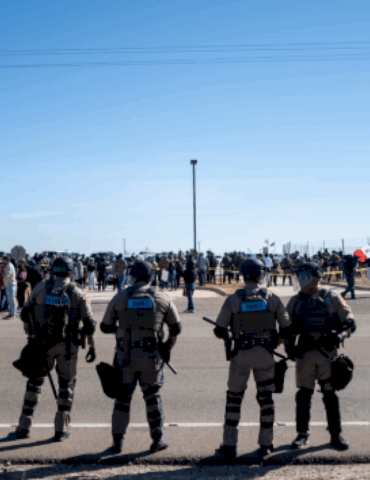 911-calls-from-ice-detention-center-underscore-concerns-about-conditions,-advocates-say