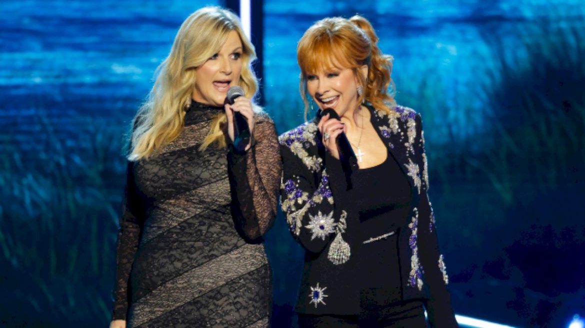 reba-mcentire-joins-trisha-yearwood’s-band-as-one-nashville-concert-for-the-cure