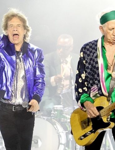 mick-jagger-shares-vacation-photos,-keith-richards-to-be-a-great-grandfather