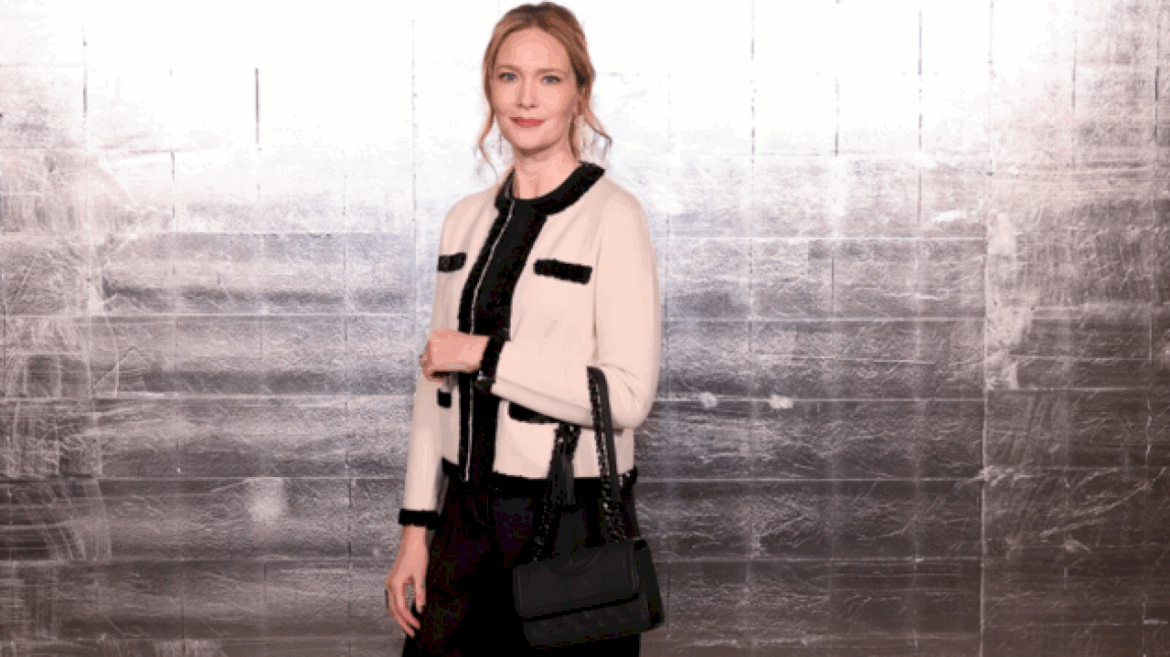 sarah-j.-maas-reveals-two-new-‘acotar’-books-are-on-the-way