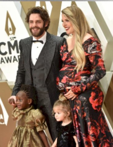 adding-a-5th-child-to-the-mix?-‘we’ll-be-here,’-thomas-rhett-reacts