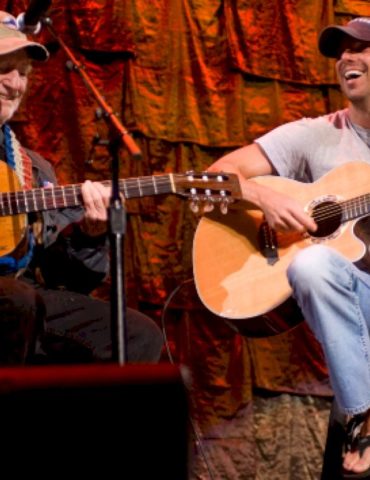 kenny-chesney-explores-the-music-of-willie-nelson-in-new-season-of-‘one-by-willie’