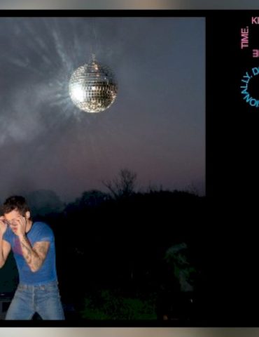 harry-styles-debuts-music-video-for-‘american-girls’