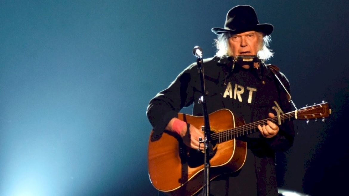 neil-young-back-in-the-studio-with-chrome-hearts