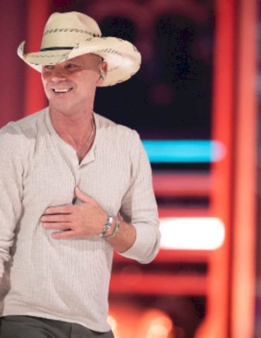 kenny-chesney-to-be-honored-during-his-only-non-sphere-show-in-2026