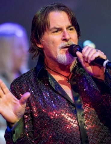 boston-pays-tribute-to-late-singer-tommy-decarlo