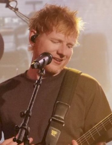 when-fans-approach,-ed-sheeran’s-5-year-old-daughter-tells-them-‘no-photos’