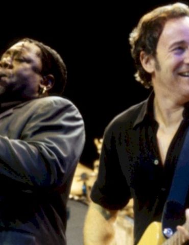 bruce-springsteen-releases-2000-new-york-reunion-tour-concert-as-part-of-live-archive-series