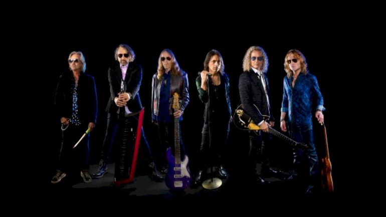 foreigner-releasing-live-performance-of-‘urgent’-featuring-singer-luis-maldonado