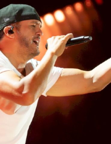 luke-bryan’s-crash-my-playa-returns-for-a-12th-year-in-2027