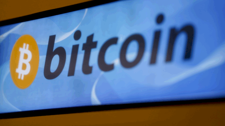 bitcoin-plunges-to-lowest-level-since-october-2024