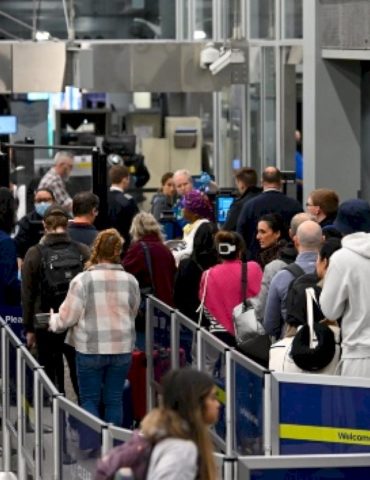 tsa-rolls-out-video-warning-travelers-of-long-wait-times,-blaming-‘democrat-shutdown’