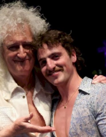 queen’s-brian-may-makes-surprise-appearance-at-benson-boone’s-birmingham-show